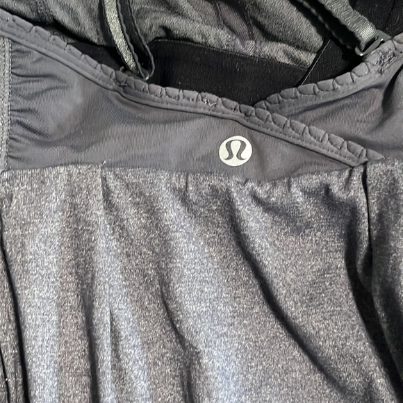 Lululemon Graceful Flow Tank Top Adjustable Strap Shelf Bra Workout Yoga sz 4 - Picture 6 of 17